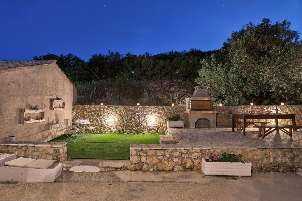Villa Koukoutsa House With Swimming Pool Corfu Sokraki à Sokrákion Extérieur photo