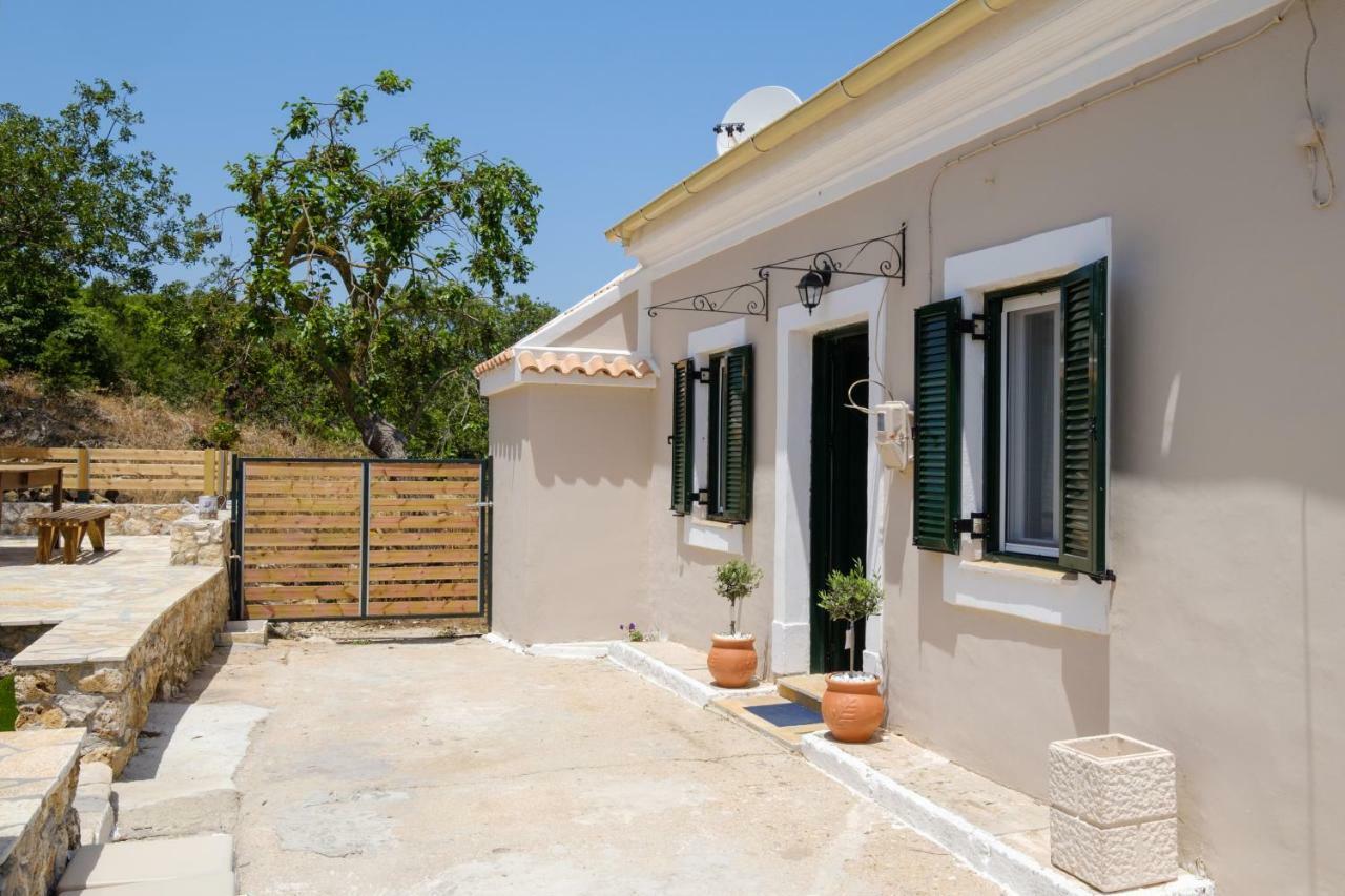 Villa Koukoutsa House With Swimming Pool Corfu Sokraki à Sokrákion Extérieur photo